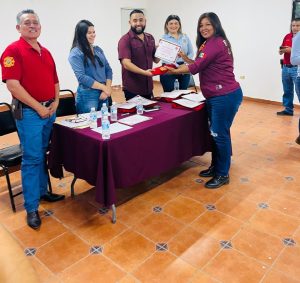 ENTREGA DE UNIFORMES Y RECONOCIMIENTOS AL CUERPO DE BOMBEROS DE QUIRIEGO
