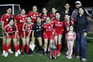 EL PRESIDENTE MUNICIPAL ASISTIÓ A LA PREMIACION DE LA LIGA MUNICIPAL DE FUTBOL 7 FEMENIL Y VARINIL